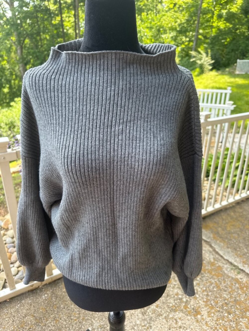 Anthropologie Line & Dot Grey Balloon Sleeve Sweater Women's Medium Pullover